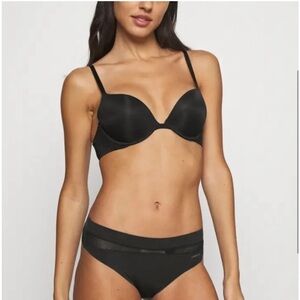 Calvin Klein NWT Women's Perfectly Fit Flex Black Push Up
Plunge Bra